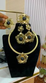 non-tarnished costume set black